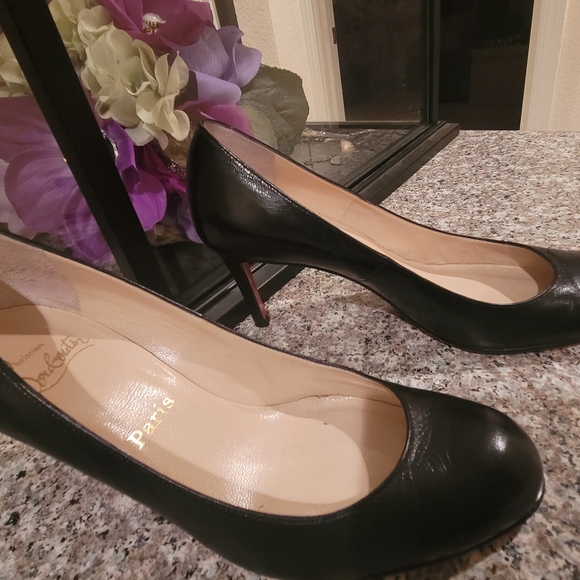 Christian Louboutin Simple Leather Black Pump 37.5--RE-FINISHED/Clear Protector - Picture 3 of 13